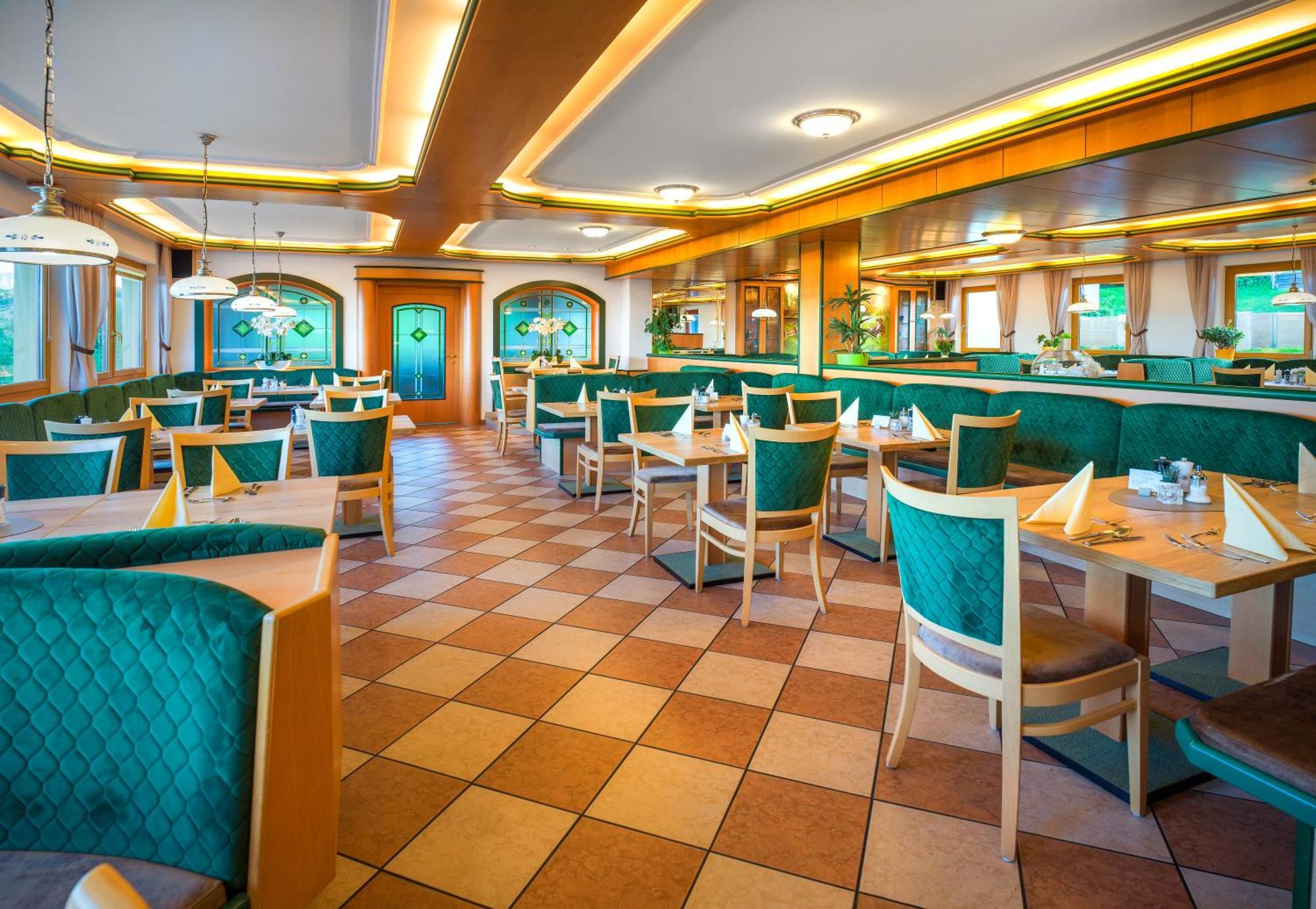Ferienhotel Hofer superior Strass im Attergau Esterno foto